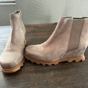 Sorel Tan Wedge Boots Worn Once!